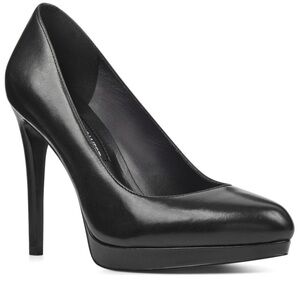 NWT Nine West Black Pumps